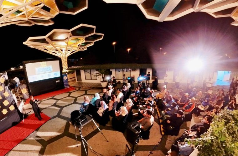Bioscoopzaal in filmhuis Nieuwe Nor te Heerlen waar Dog Eat Dog wordt vertoond